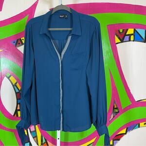 Cruel Denim, Button Up Shirt. Size XXL. Cool Tie Sleeve Cuffs. Excellent cond!